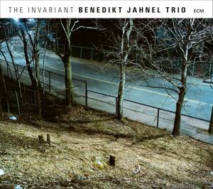 Benedikt-Jahnel-trio_couv-The invariant