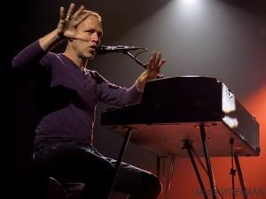 A Vaulx Jazz – Soirée Jazz Front / Avishai Cohen