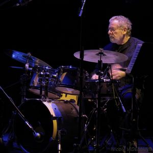 Le batteur André Ceccarelli le 02 décembre 2017 au Musée des Confluences de Lyon