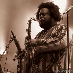 Le saxophoniste Kamaisi Washington le 13 juillet 2016 au festival "Jazz à Vienne"